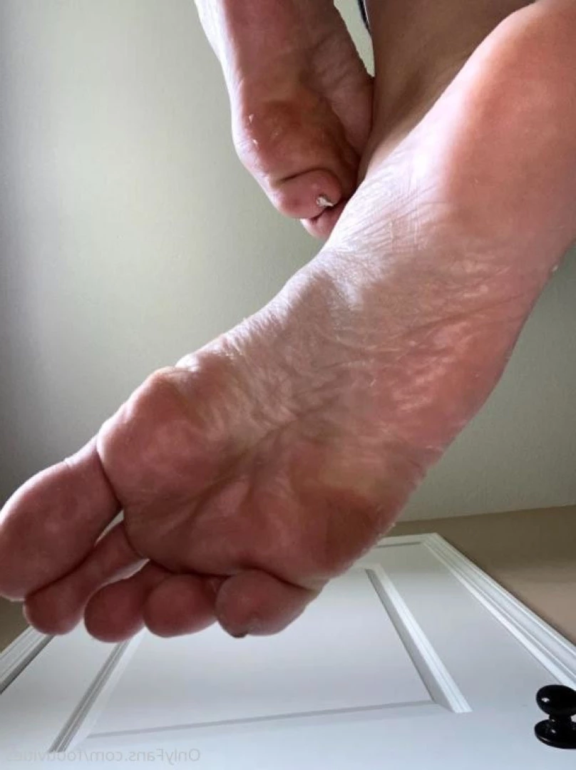 Ivy’s Feet (Top 16%) [ footivities ] Onlyfans leaked photo 7679108 on Hotleaks.tv