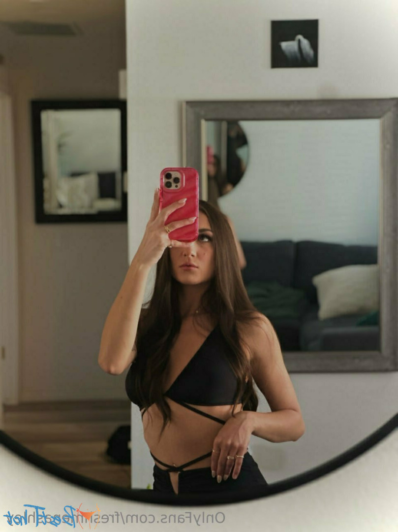 Ashley ❤️ SEXT QUEEN 🤩😻 [ freshmenashley ] Onlyfans leaked photo 18440764 on Hotleaks.tv