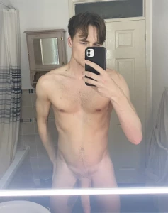 3382352