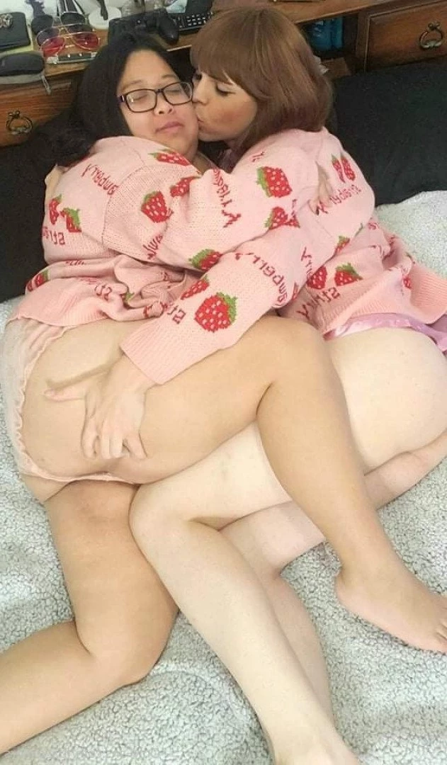 Chubby Asian Chick [ fuzzycolors ] Onlyfans leaked photo 3517419 on Hotleaks.tv