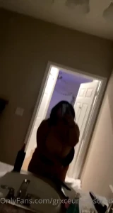 8953022