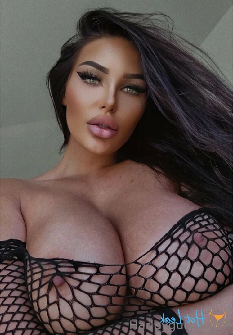 6ft BIG BUSH Amazon🥵💦 [ harleygunnervip ] Onlyfans leaked photo 14577626 on Hotleaks.tv
