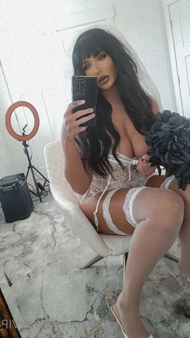 6ft BIG BUSH Amazon🥵💦 [ harleygunnervip ] Onlyfans leaked photo 14578047 on Hotleaks.tv