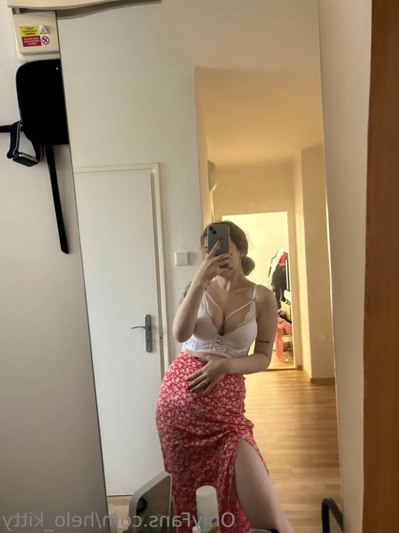 Hello Kitty [ helo_kitty ] Onlyfans leaked photo 14633851 on Hotleaks.tv