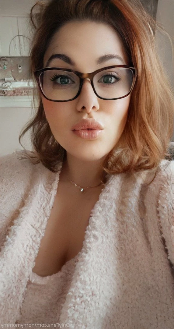 𝗬𝗢𝗨𝗥 𝗡𝗔𝗨𝗚𝗛𝗧𝗬 𝗦𝗧𝗘𝗣-𝗠𝗢𝗠 (31Y/O) [ hornymommy ] Onlyfans leaked photo 3296648 on Hotleaks.tv