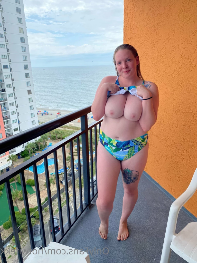 hotwifekk Onlyfans leaked photo 11906389 on Hotleaks.tv