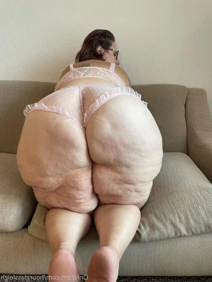 Hourglassleigh [ hourglassleigh1 ] Onlyfans leaked photo 3264318 on Hotleaks.tv
