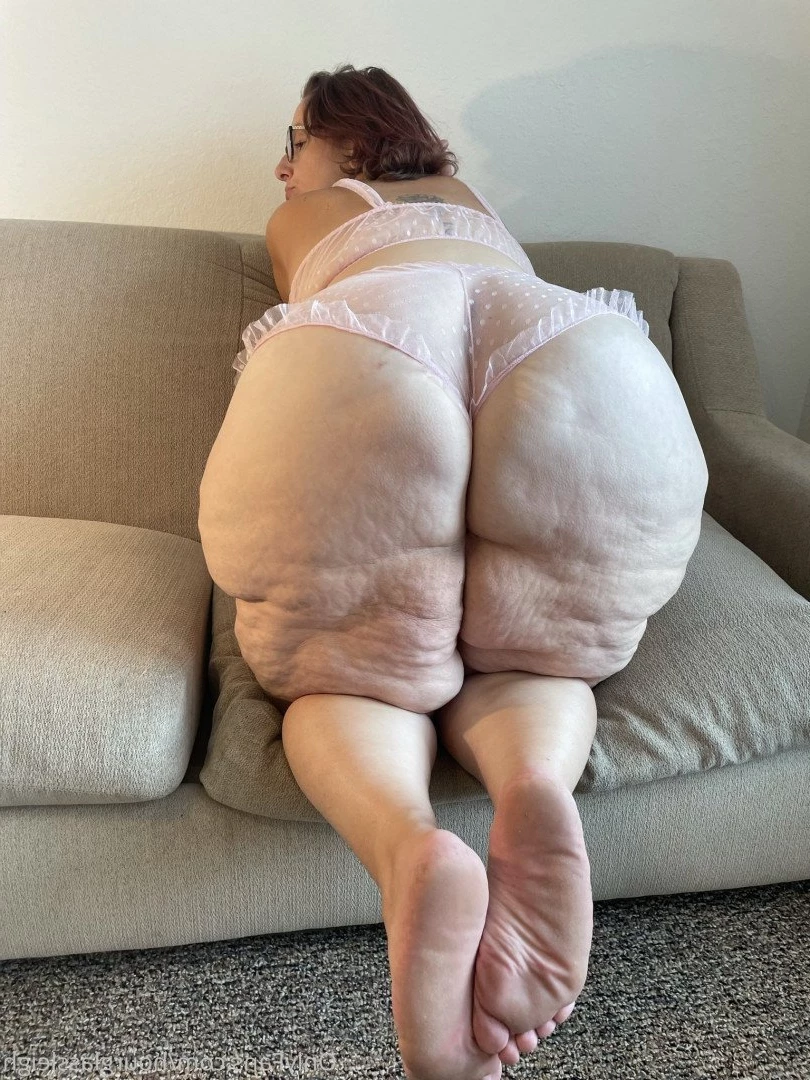 Hourglassleigh [ hourglassleigh1 ] Onlyfans leaked photo 3266728 on Hotleaks.tv