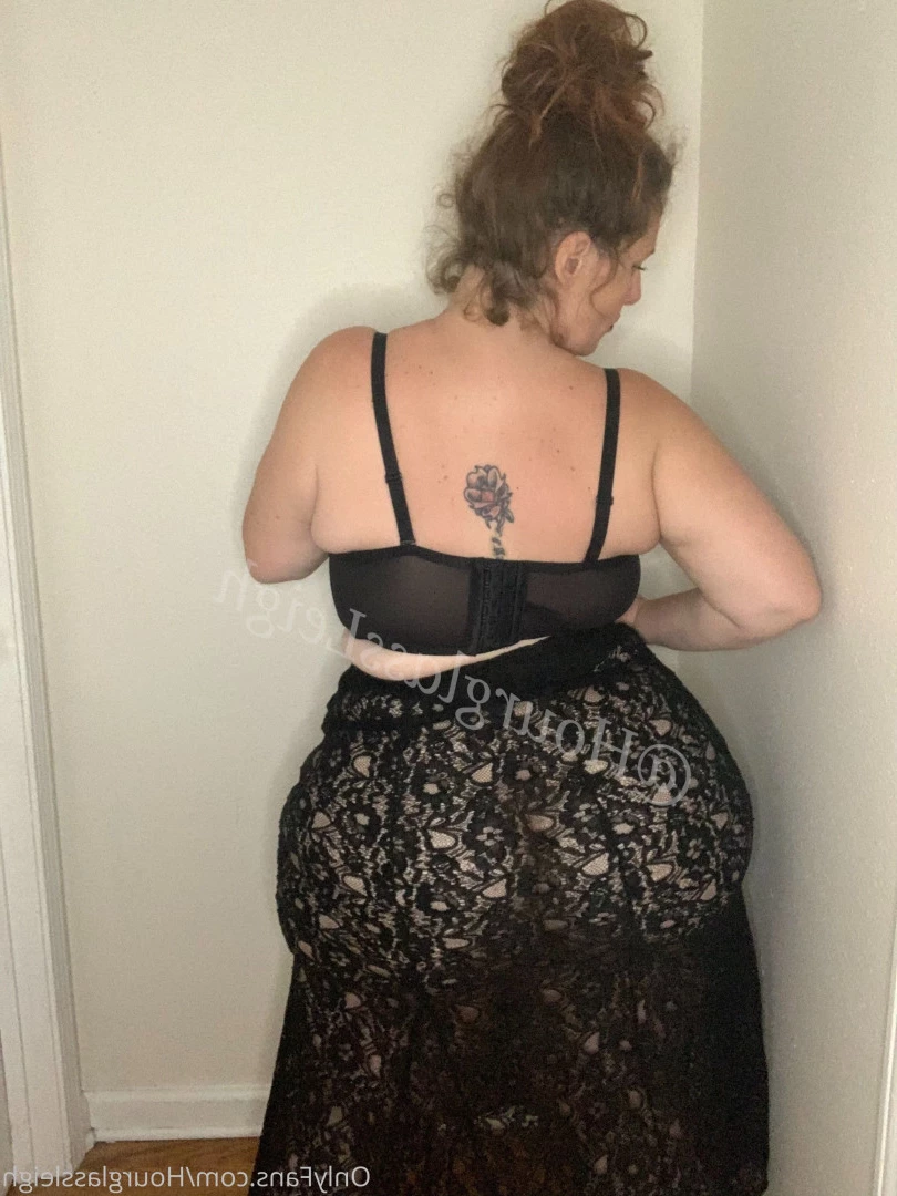 Hourglassleigh [ hourglassleigh1 ] Onlyfans leaked photo 5922006 on Hotleaks.tv