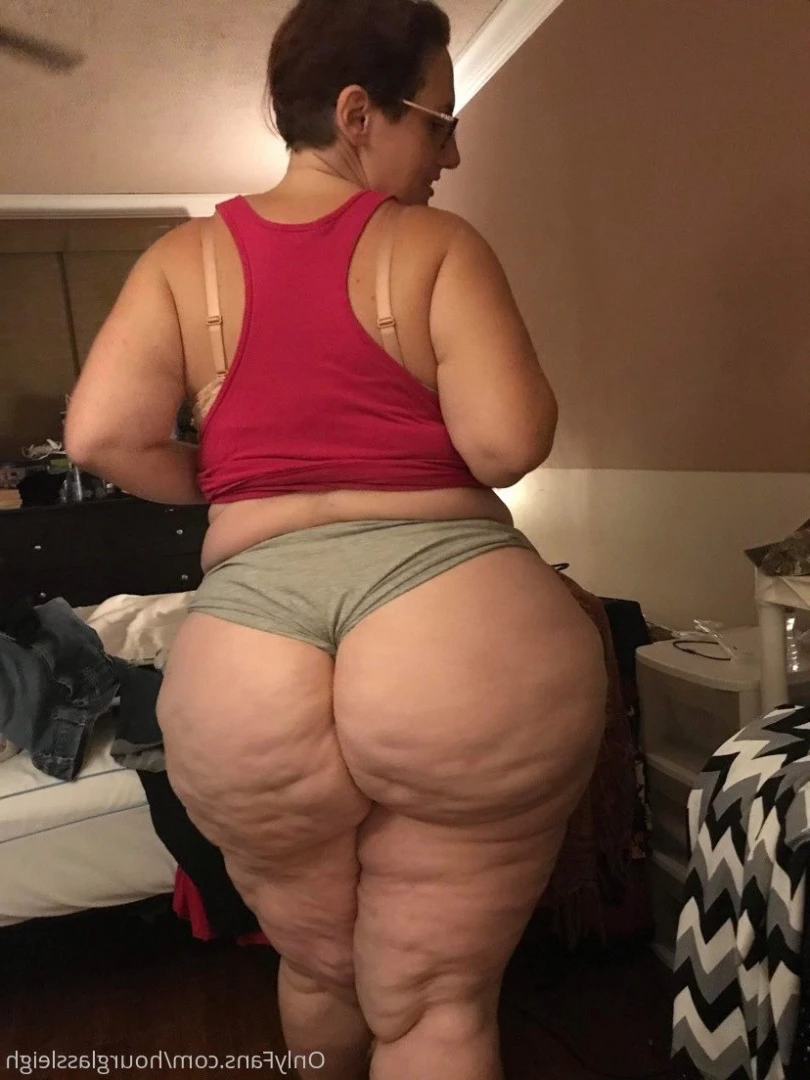 Hourglassleigh [ hourglassleigh1 ] Onlyfans leaked photo 5922149 on Hotleaks.tv