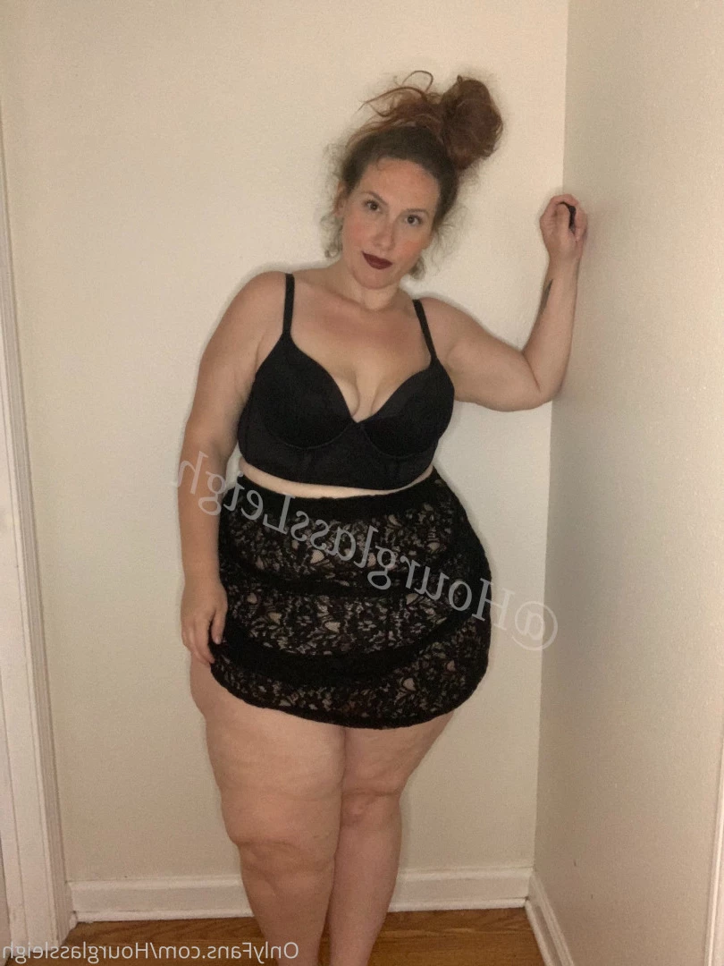 Hourglassleigh [ hourglassleigh1 ] Onlyfans leaked photo 5922260 on Hotleaks.tv