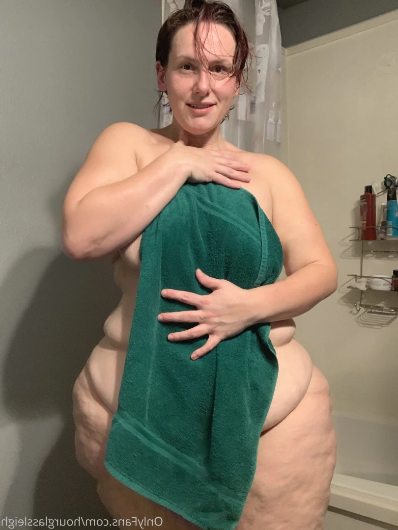 Hourglassleigh [ hourglassleigh1 ] Onlyfans leaked photo 5922697 on Hotleaks.tv