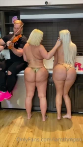 4898839