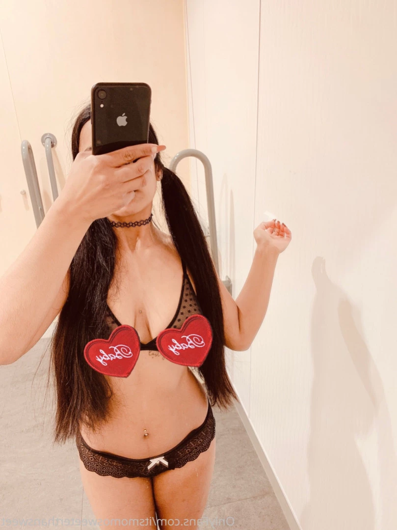 🟢 JUICYINDIAN PUSSY [ itsmomosweeterthansweet ] Onlyfans leaked photo 14572595 on Hotleaks.tv