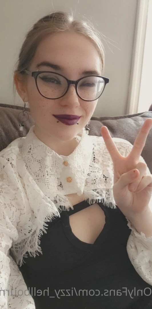 Izzy Hellbourne [ izzy_hellbourne ] Onlyfans leaked photo 6261768 on Hotleaks.tv