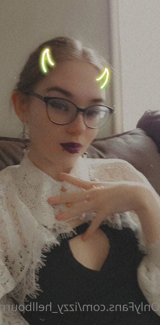 Izzy Hellbourne [ izzy_hellbourne ] Onlyfans leaked photo 6262222 on Hotleaks.tv