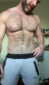 4903093