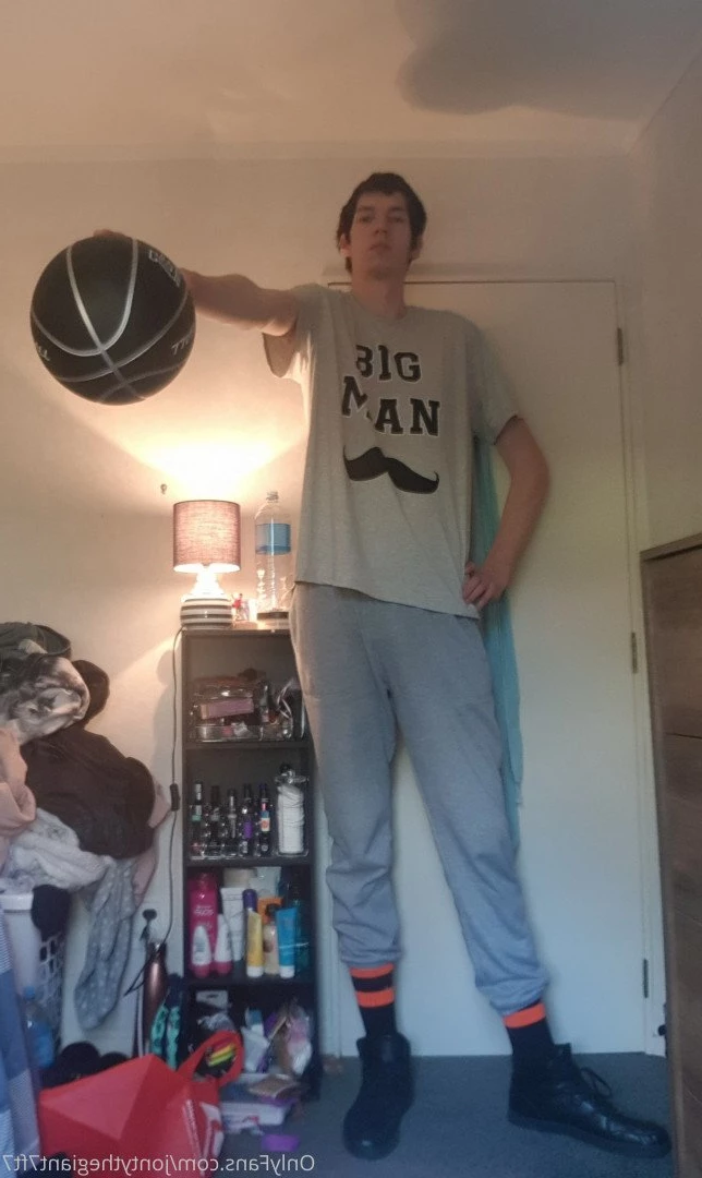 Jonty Butterfield [ jontythegiant7ft8 ] Onlyfans leaked photo 3318221 on Hotleaks.tv