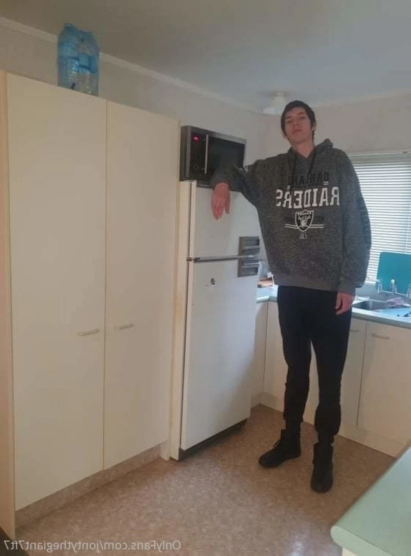 Jonty Butterfield [ jontythegiant7ft8 ] Onlyfans leaked photo 3318460 on Hotleaks.tv