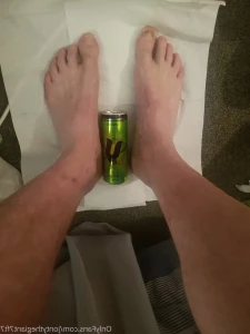 3318562