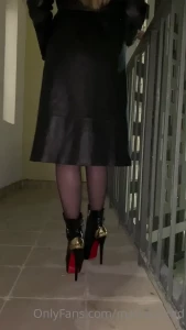 4903573