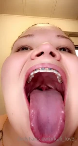 4903735