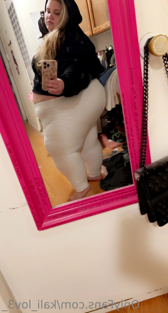 Kali Love [ kali_lov3_ ] Onlyfans leaked photo 14782626 on Hotleaks.tv