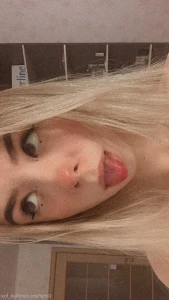 3183548