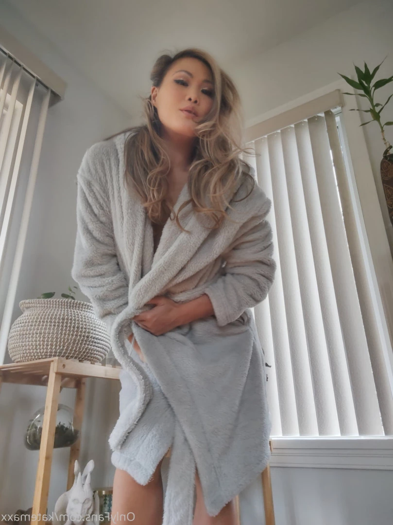 Naked news anchor GONE WILD💋 [ katemaxx ] Onlyfans leaked photo 14789772 on Hotleaks.tv