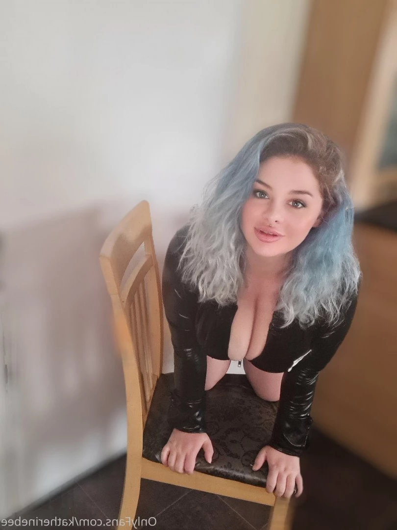 𝐖𝐚𝐧𝐧𝐚 𝐜𝐡𝐚𝐭? 💙𝐊𝐚𝐭𝐡𝐞𝐫𝐢𝐧𝐞 𝐁𝐞𝐞 💙 [ katherinebee ] Onlyfans leaked photo 3219923 on Hotleaks.tv