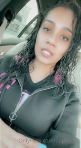 1370734