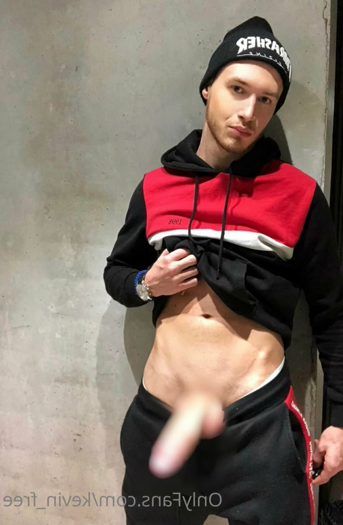 Kevin [ kevin_free ] Onlyfans leaked photo 7676842 on Hotleaks.tv