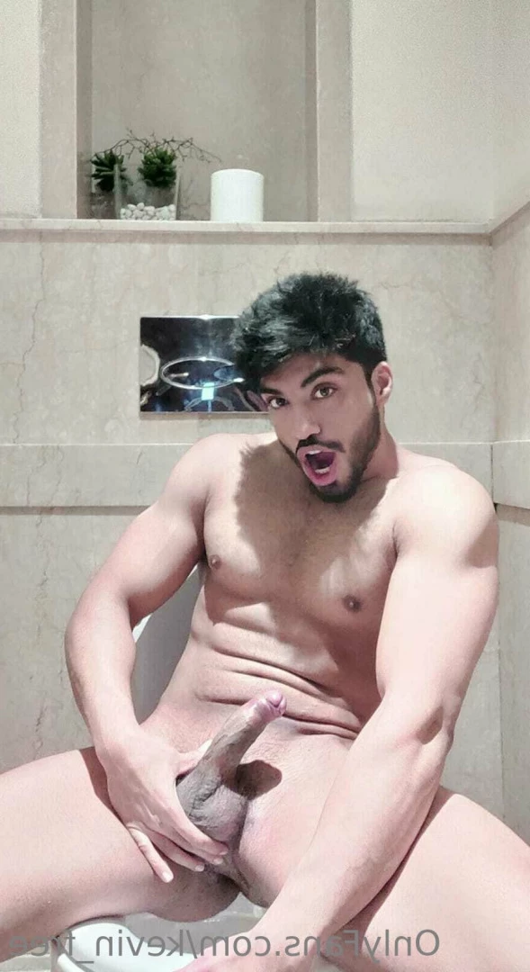 Kevin [ kevin_free ] Onlyfans leaked photo 7677058 on Hotleaks.tv