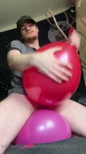 kevinkiznerxxx Onlyfans leaked video 3951580 on Hotleaks.tv
