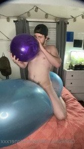 3951822