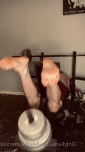 3952302