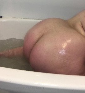 3953882