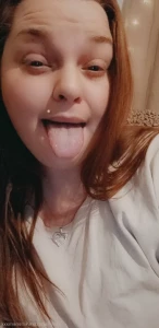 3226842