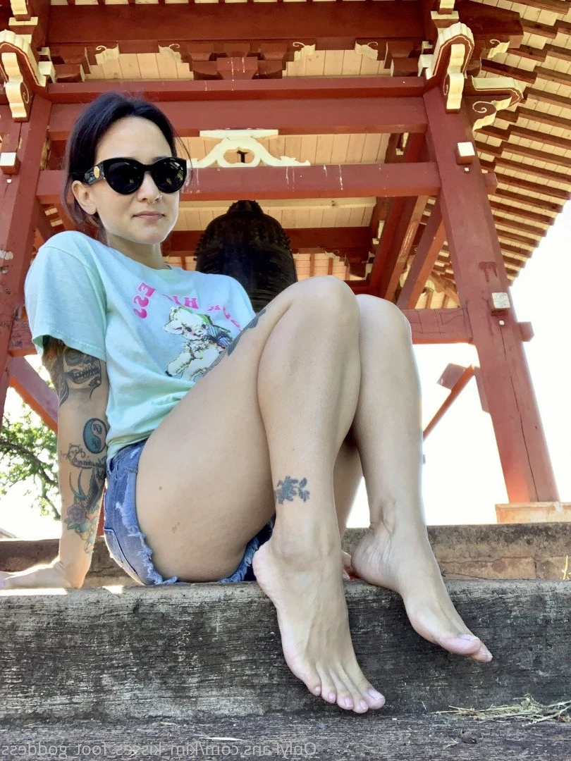 💋Kim Kisses💋 [ kim_kisses_foot_goddess ] Onlyfans leaked photo 3280662 on Hotleaks.tv