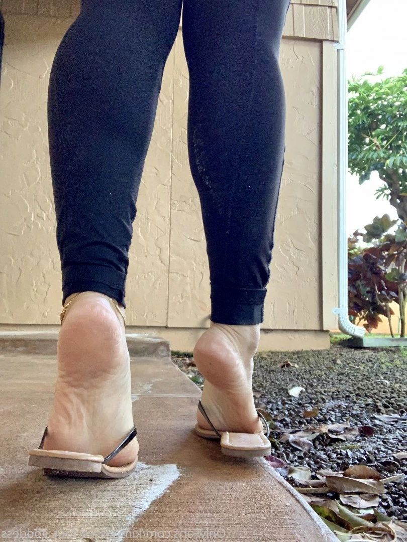 💋Kim Kisses💋 [ kim_kisses_foot_goddess ] Onlyfans leaked photo 3282624 on Hotleaks.tv