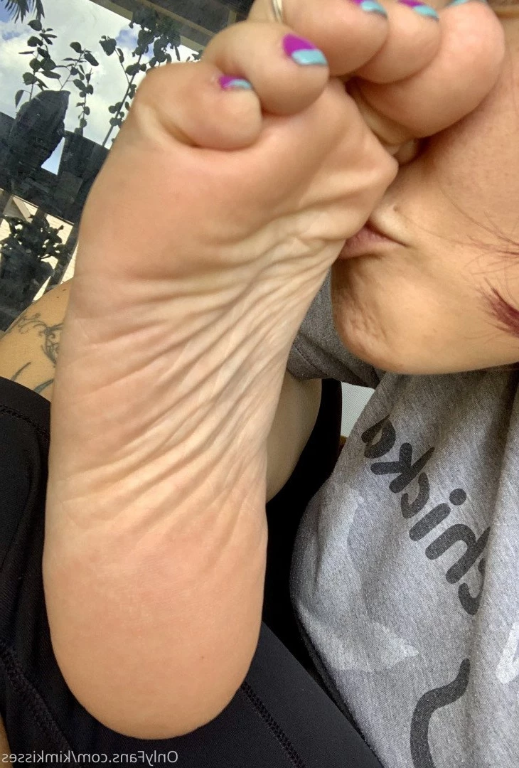 💋Kim Kisses💋 [ kim_kisses_foot_goddess ] Onlyfans leaked photo 3284544 on Hotleaks.tv