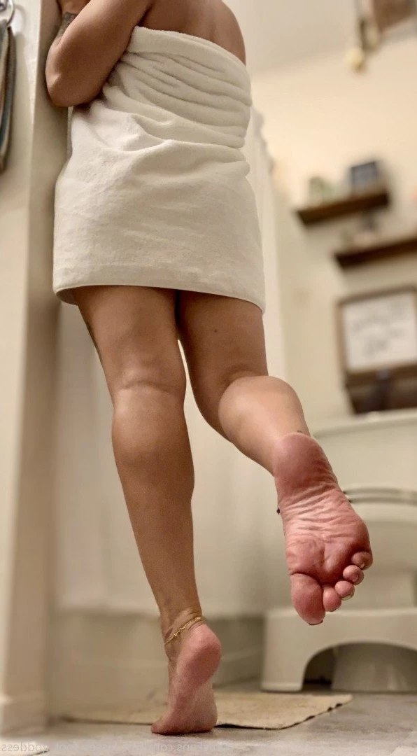 💋Kim Kisses💋 [ kim_kisses_foot_goddess ] Onlyfans leaked photo 3295988 on Hotleaks.tv