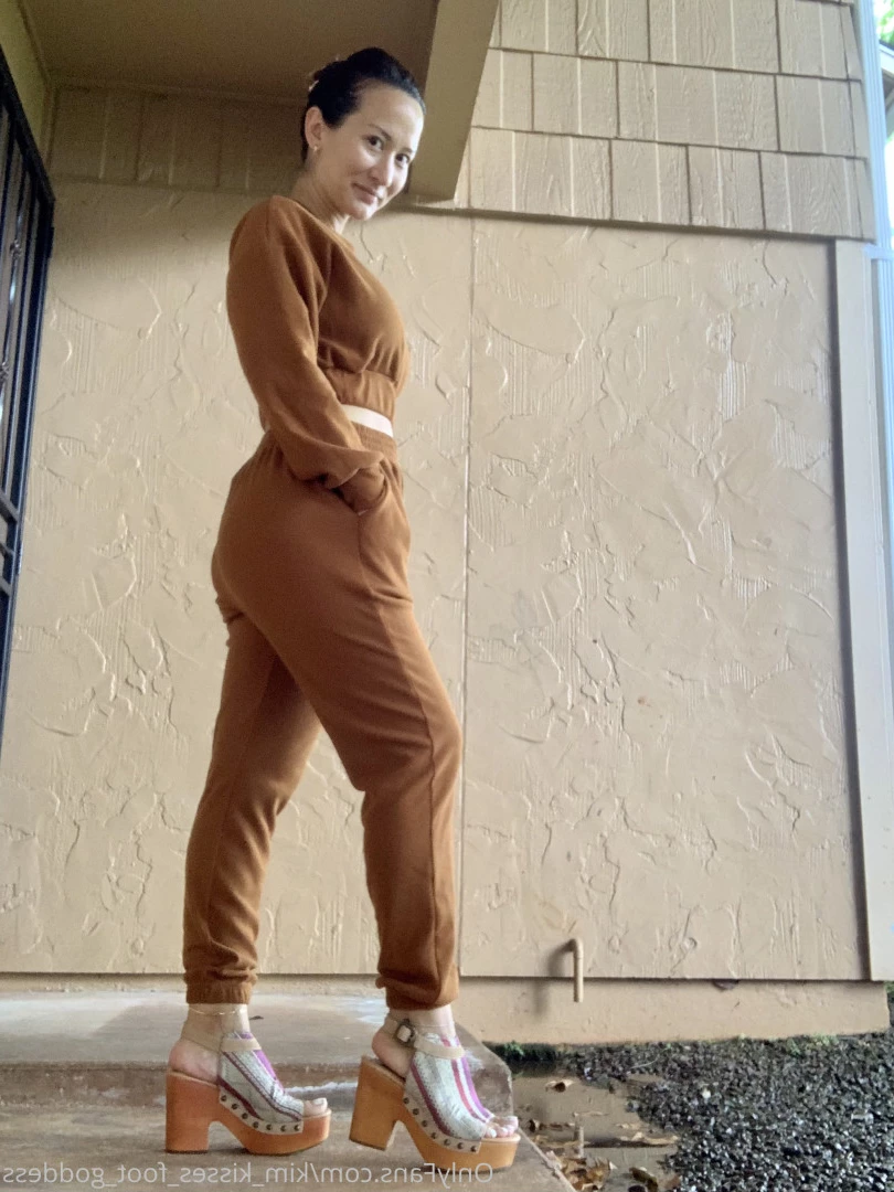 💋Kim Kisses💋 [ kim_kisses_foot_goddess ] Onlyfans leaked photo 6253574 on Hotleaks.tv