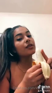4904912
