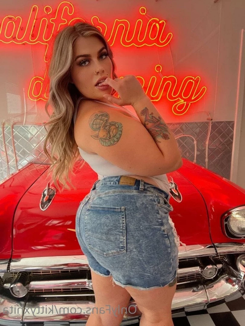 XXX Nudes on Wall 🥵 [ kittykuncensored ] Onlyfans leaked photo 3218682 on Hotleaks.tv