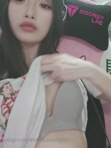 3976281