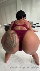KKVSH FEET 🦶🏼 [ kkvshfeet ] Onlyfans leaked video 5407848 on Hotleaks.tv