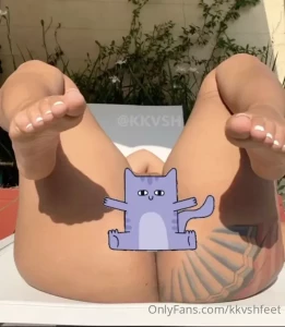 KKVSH FEET 🦶🏼 [ kkvshfeet ] Onlyfans leaked video 8931269 on Hotleaks.tv