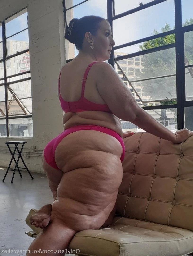 Kourtney Cakes [ kourtneycakes ] Onlyfans leaked photo 3114750 on Hotleaks.tv