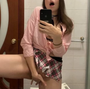 5764063